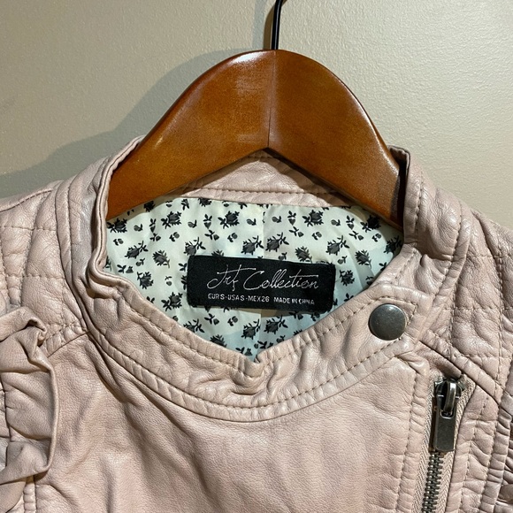 Faux leather top - Fits like a small - Picture 3 of 3